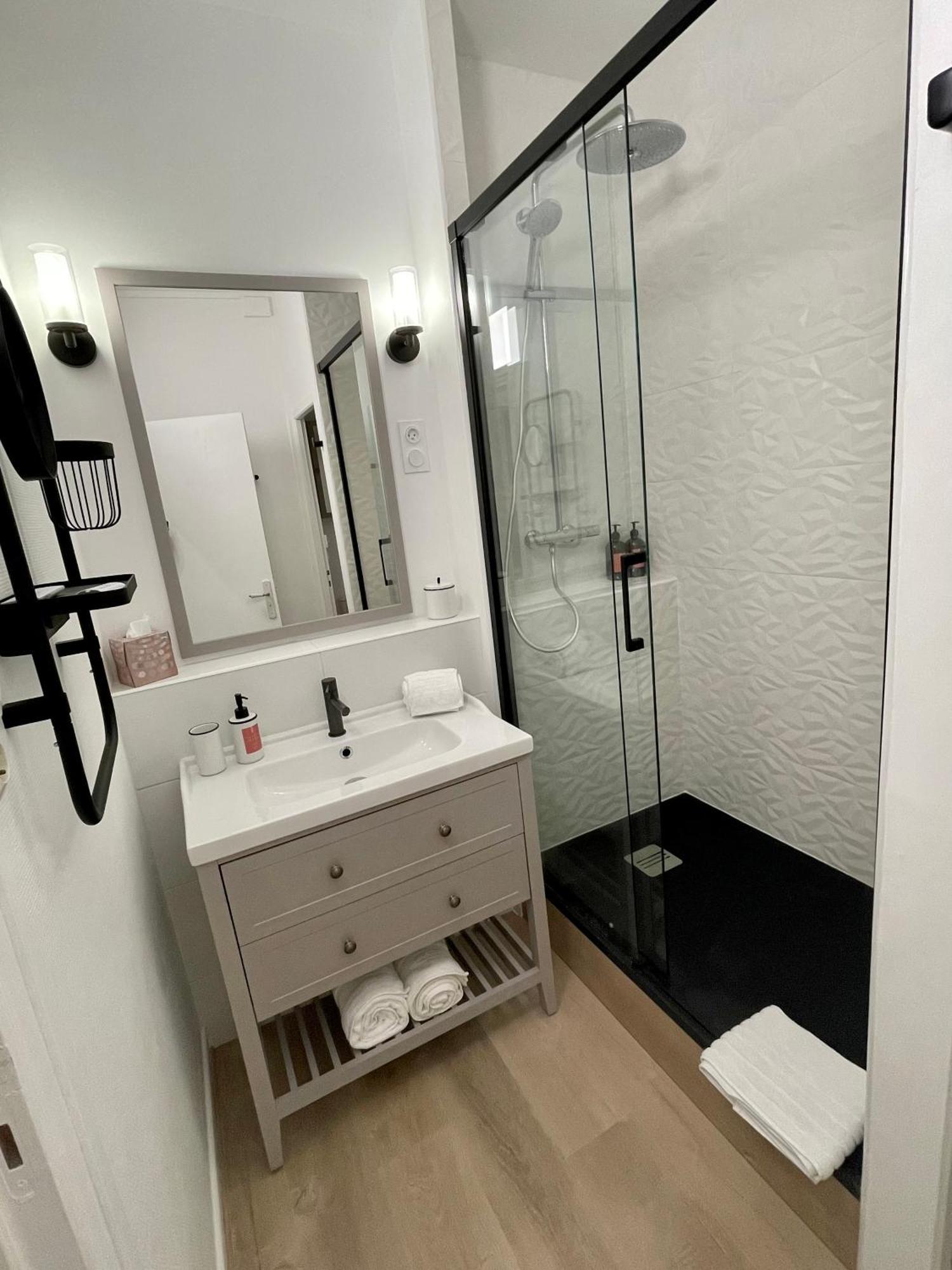 Apartment Mana - Bleu Pacifique - Vue Sur Place Ducale Avec Parking Prive Inclus *